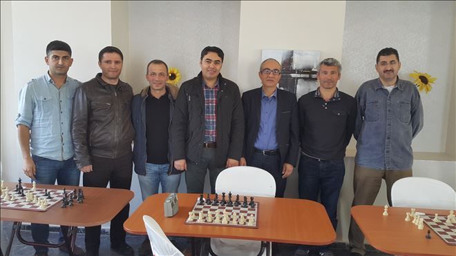 Satranç turnuvaları sürüyor