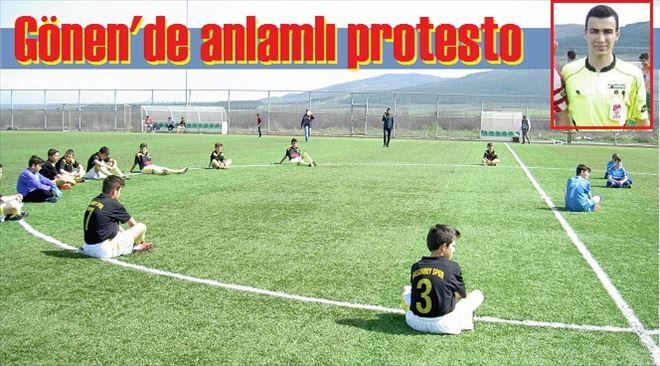  Futbol adına anlamlı protesto