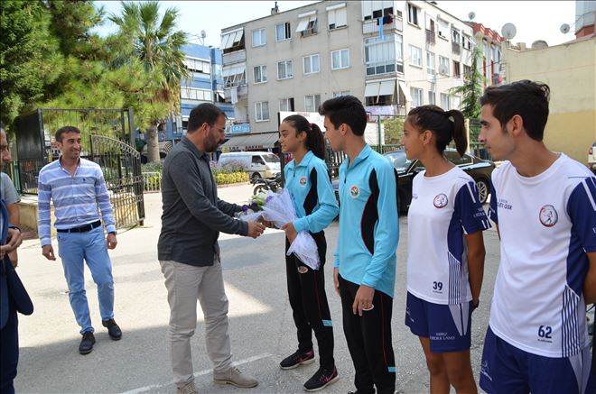Erdek Atletik Gençlik Spor Kulübünü ziyaret etti.