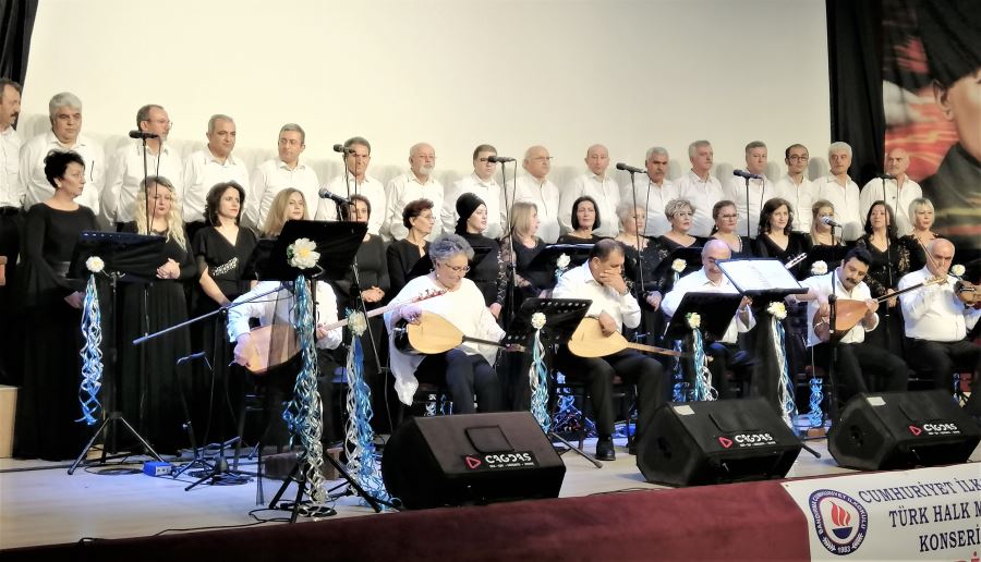 Cumhuriyet ilkokulundan  Türk Halk Müziği konseri