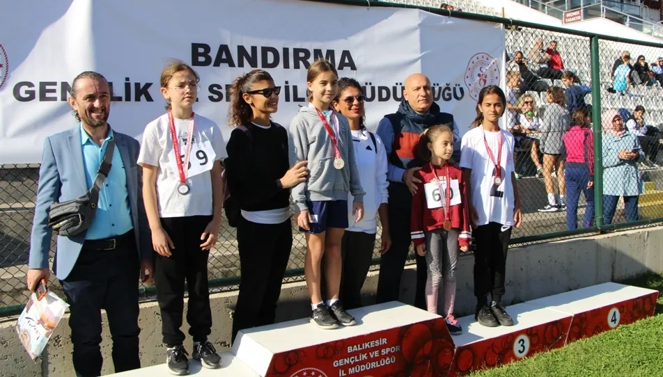 Bandırma’da 100.Yıl Atletizm yarışmaları düzenlendi.