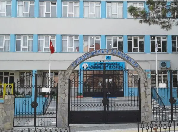 Cumhuriyet İlkokulu’nda 1350 öğrenci
