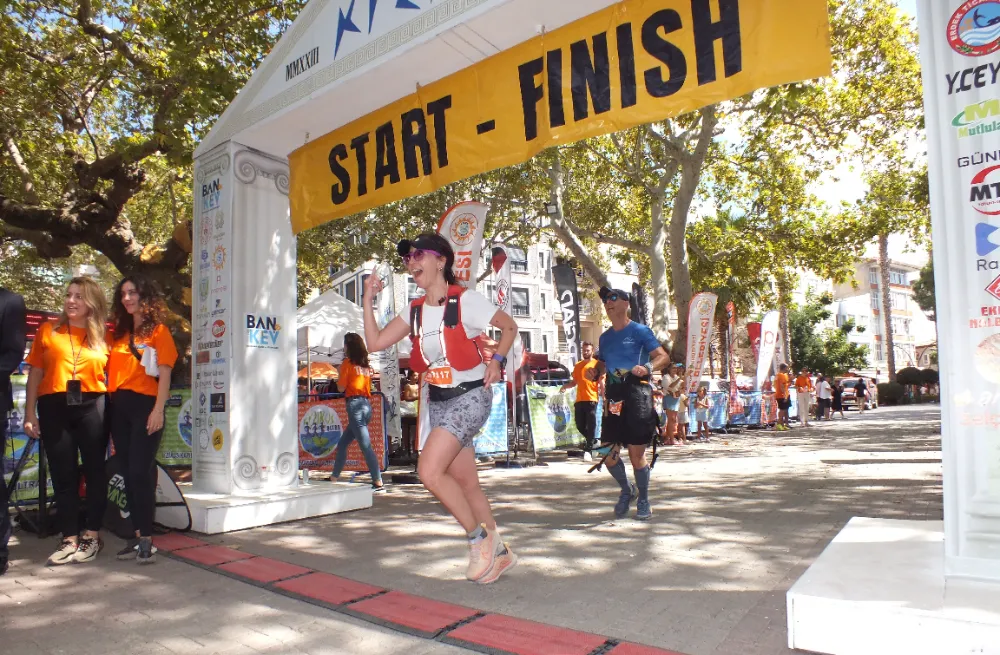   4. Kyzikos Ultra Maratona büyük katılım oldu.