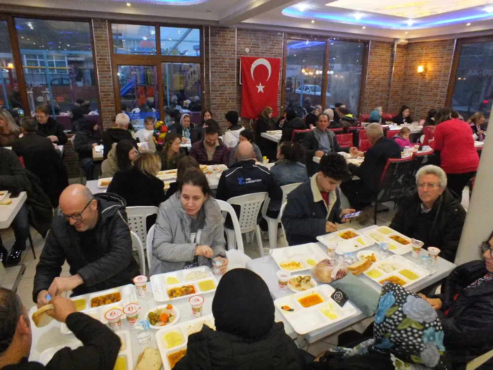 Balkan Göçmenlerini buluşturan iftar