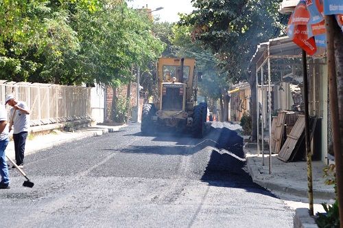 Çınarlı`da sokak ve caddeler asfaltlandı