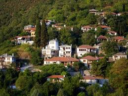 Yaz-Kış Kar`ı bitmeyen Karyağmaz köyü Balıkesir`den Bursa`ya göç ediyor.