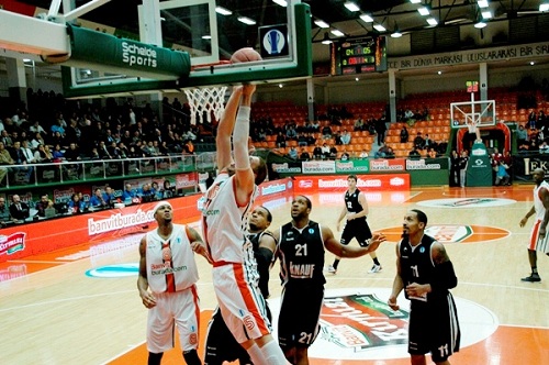 Banvit 101: S.Oliver Baskets Wurzburg: 82