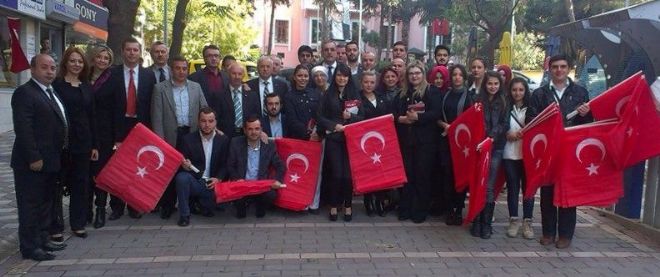 AKP`den bayrak katkısı