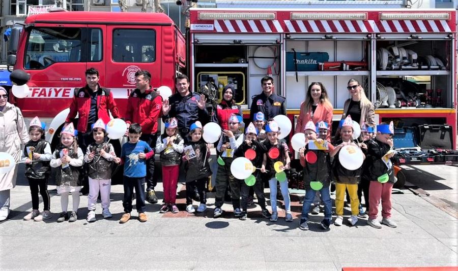 İtfaiyeden “Trafik Haftası”na destek