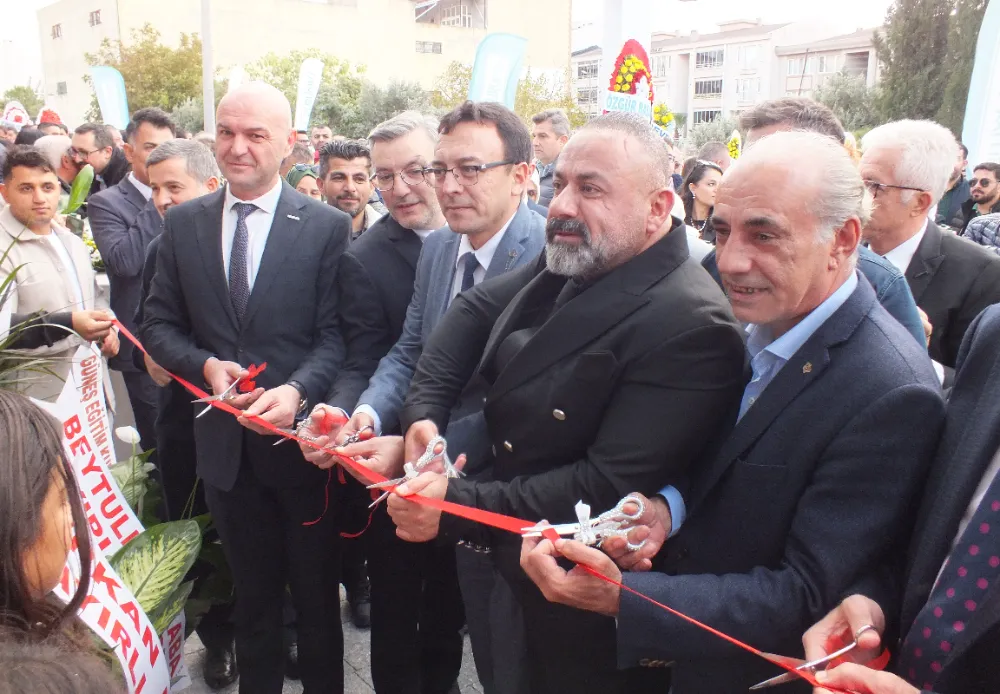 Miting gibi açılış!