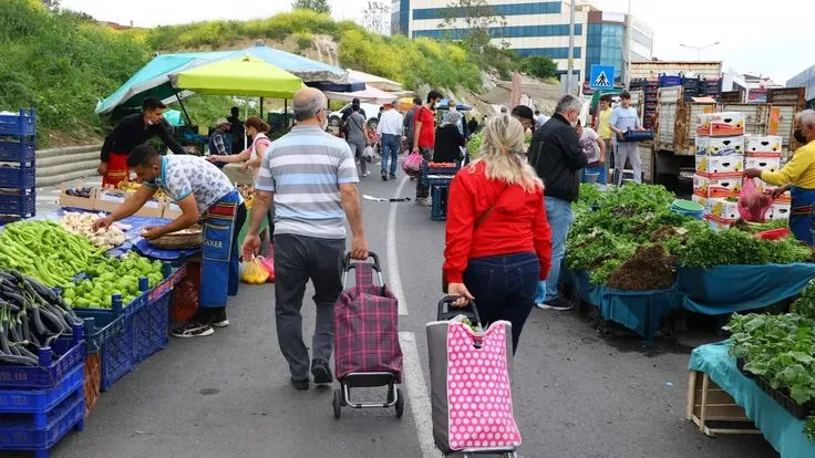 Perşembe pazarı aynı yerde kalacak