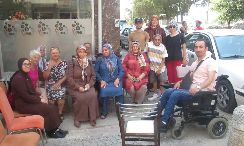 Erdek Engelliler Derneği’nden aşure hayrı