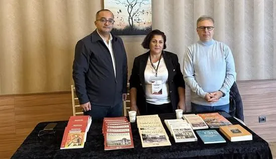 Eğitim-İş’ten kitap standı