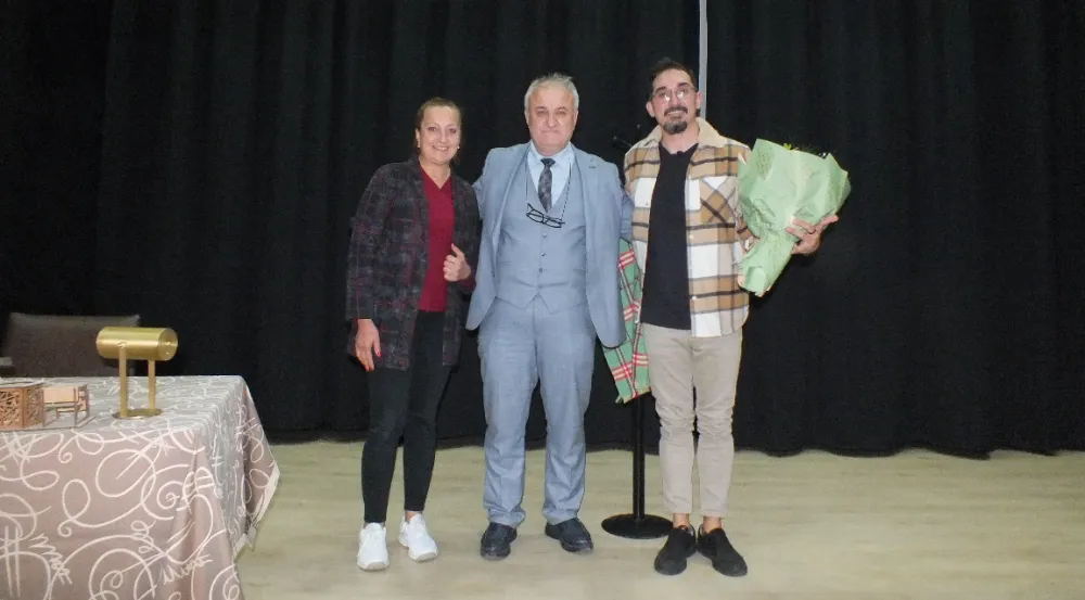 Bandırma’da iki oyun sahnelendi