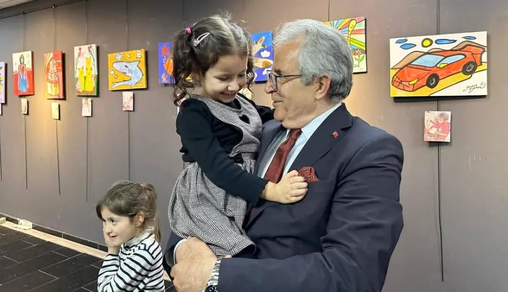MİNİK YÜREKLERDEN BÜYÜK SANAT: “BİR YILIN RENKLERİ”