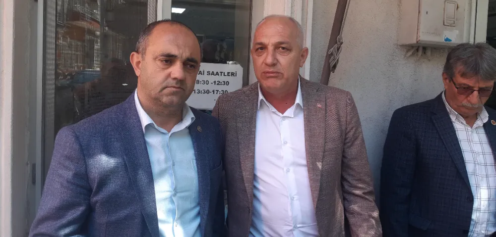  Büyükşehir Belediyesi Çiftçiler Gününde vatandaşa sebze fidesi dağıttı.