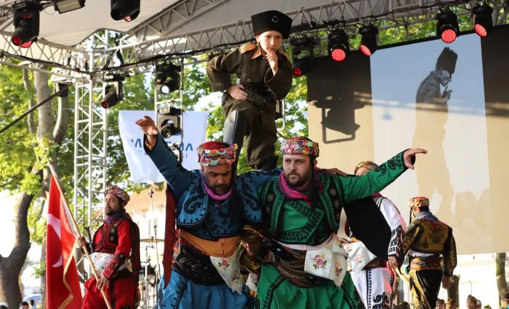 BANDIRMA SAHİL ŞENLİĞİ TÜM COŞKUSUYLA DEVAM EDİYOR!