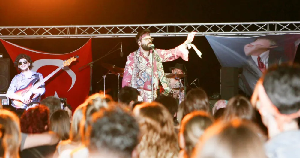 Akın Ertürk’te Muhteşem gençlik festivali 