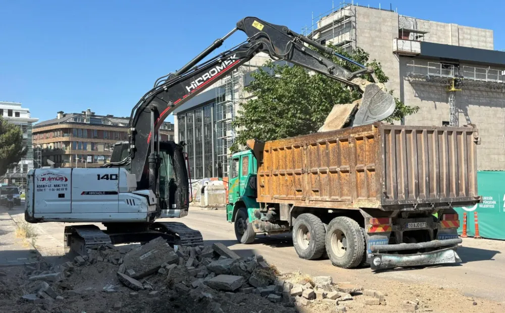 BANDIRMA’DA HİZMET SEFERBERLİĞİ DEVAM EDİYOR
