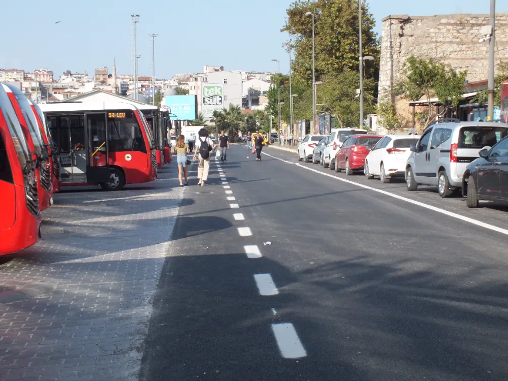 M. Akif Ersoy Caddesi trafiğe açıldı.