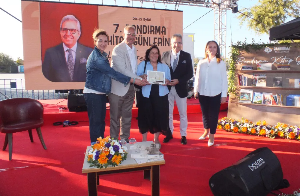 Latife Tekin: “Yazmaya 12 Eylül darbesinden sonra başladım”