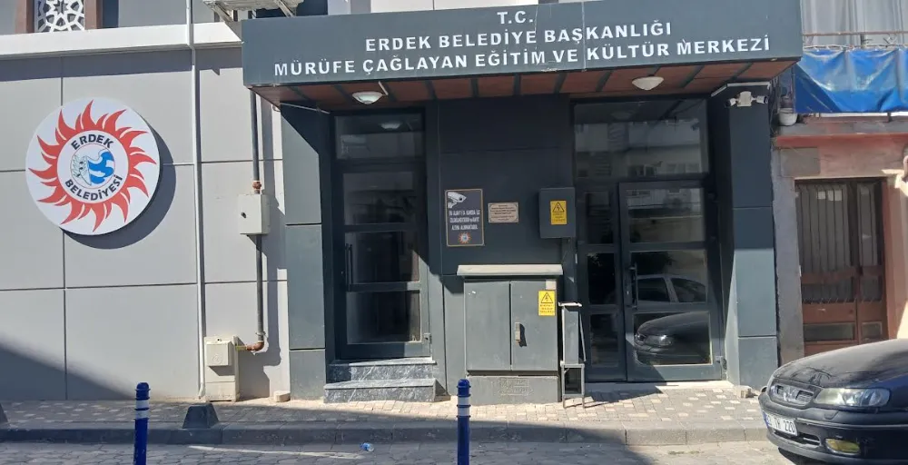 ATATÜRK BÜSTÜ NEREDE ?