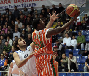 Banvit Antalya`nın işini evinde bitirdi. 79-84