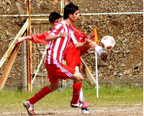 Lider Erdekspor Ocaklarspor`u 3-1 yendi.