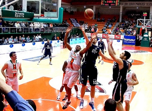 Banvit Efes`i sevdi 68-66