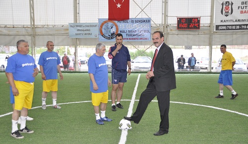 13`ncü Hüseyin Buğdaycı Halı saha futbol turnuvası başladı