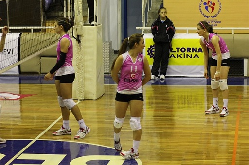 Voleybol`da Altınoluk`un Balıkesir zaferi 