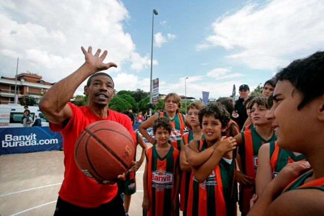 MUGGSY BOGUES BANVİT