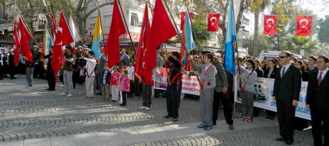 ``Cumhuriyet sen çok yaşa``